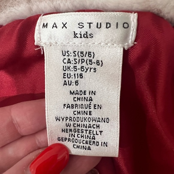 Max Studio Kids Girls Red Christmas Jacket with White Trim, bow accents, EUC 5/6 - Picture 8 of 8